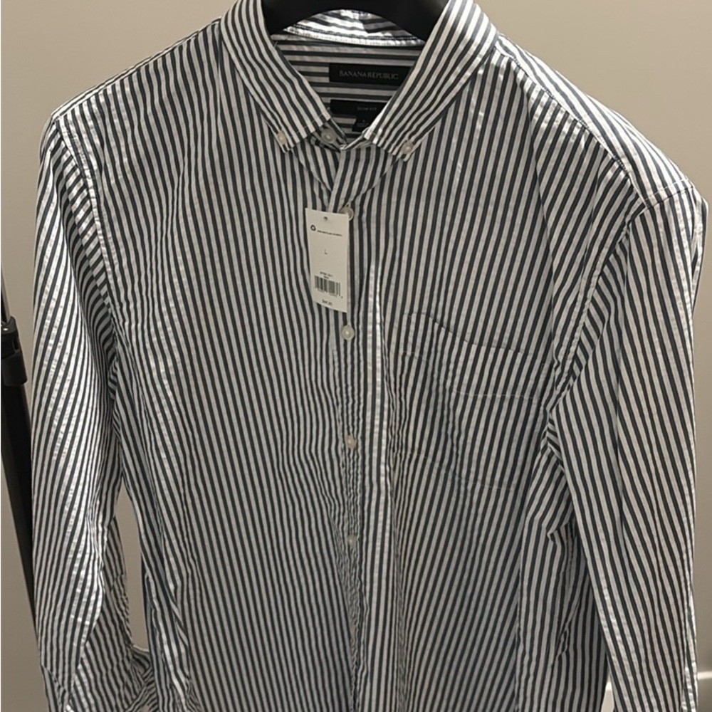 Banana Republic Men's Black and White Striped Shirt